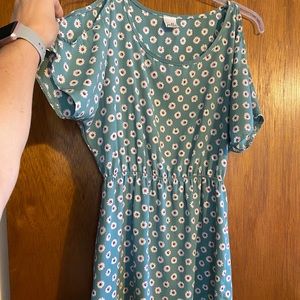 Flower cut out arm dress